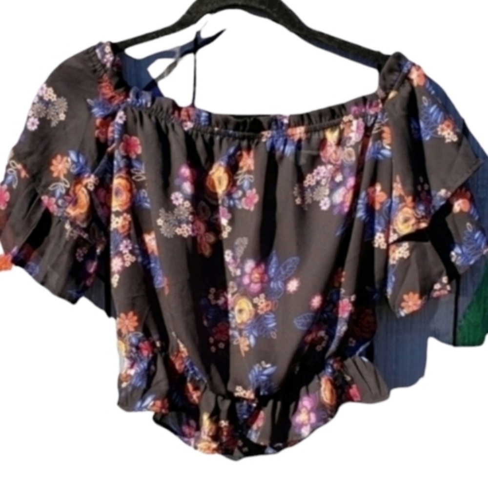 Lily White Floral Ruffle Puff Sleeves Croptop Blouse Top Small NWT